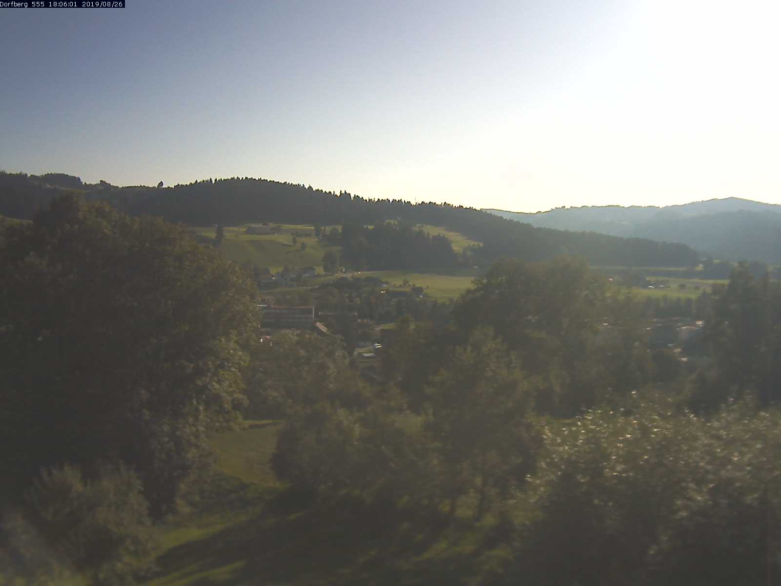 Webcam-Bild: Aussicht vom Dorfberg in Langnau 20190826-180601