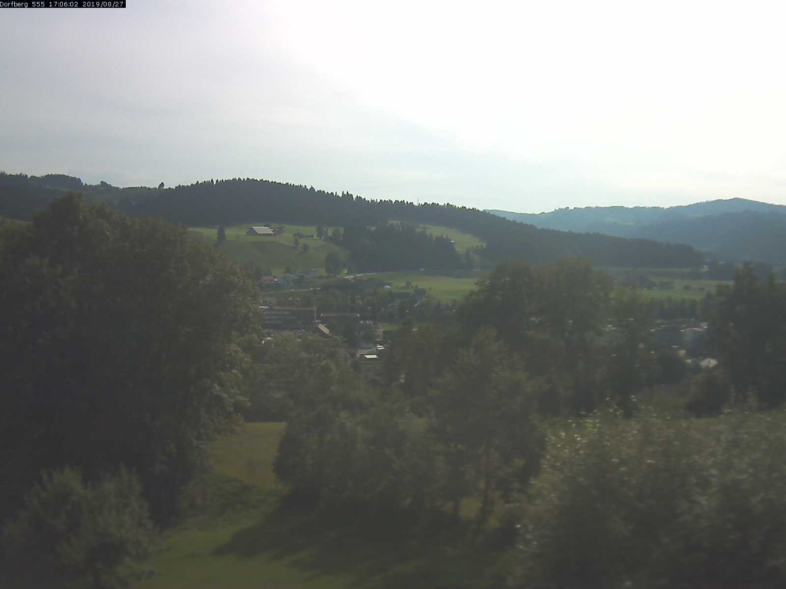 Webcam-Bild: Aussicht vom Dorfberg in Langnau 20190827-170601