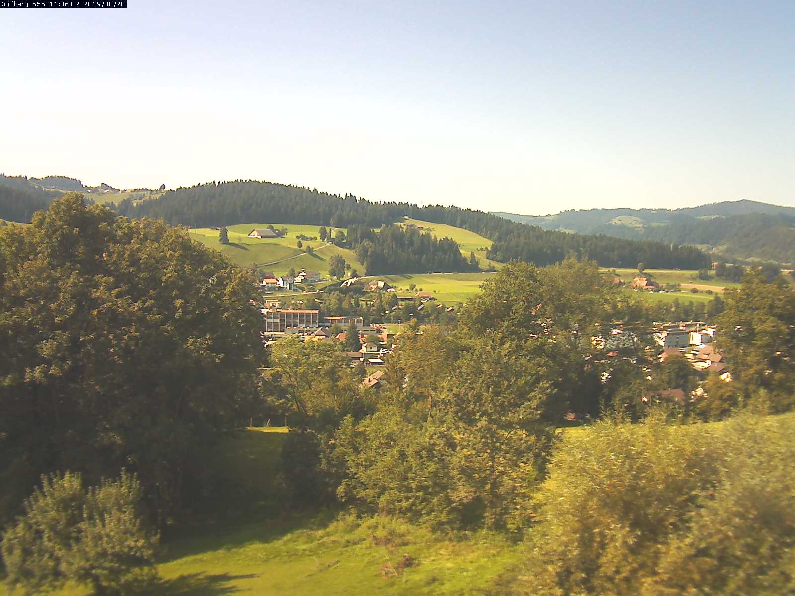 Webcam-Bild: Aussicht vom Dorfberg in Langnau 20190828-110601