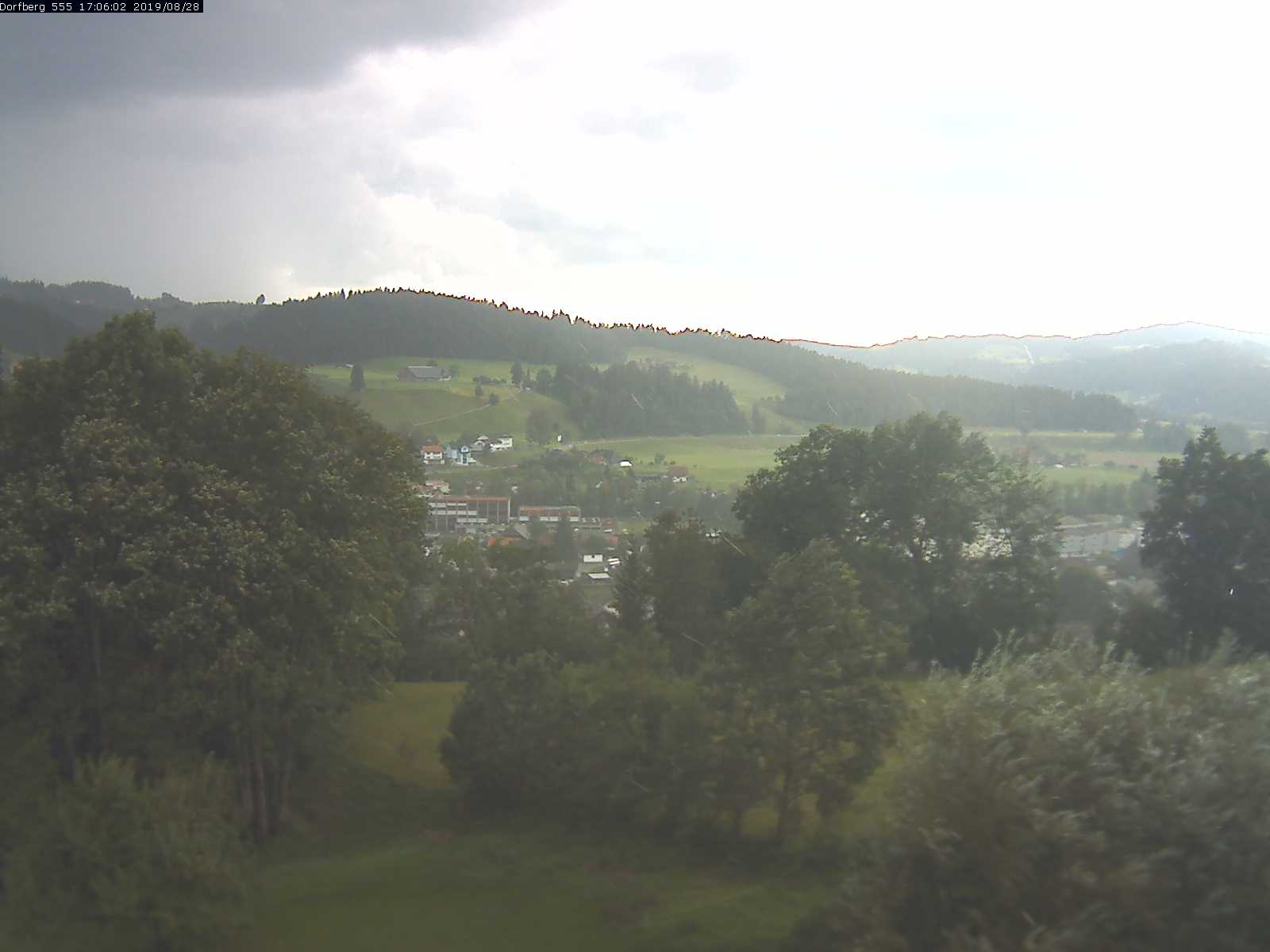 Webcam-Bild: Aussicht vom Dorfberg in Langnau 20190828-170601