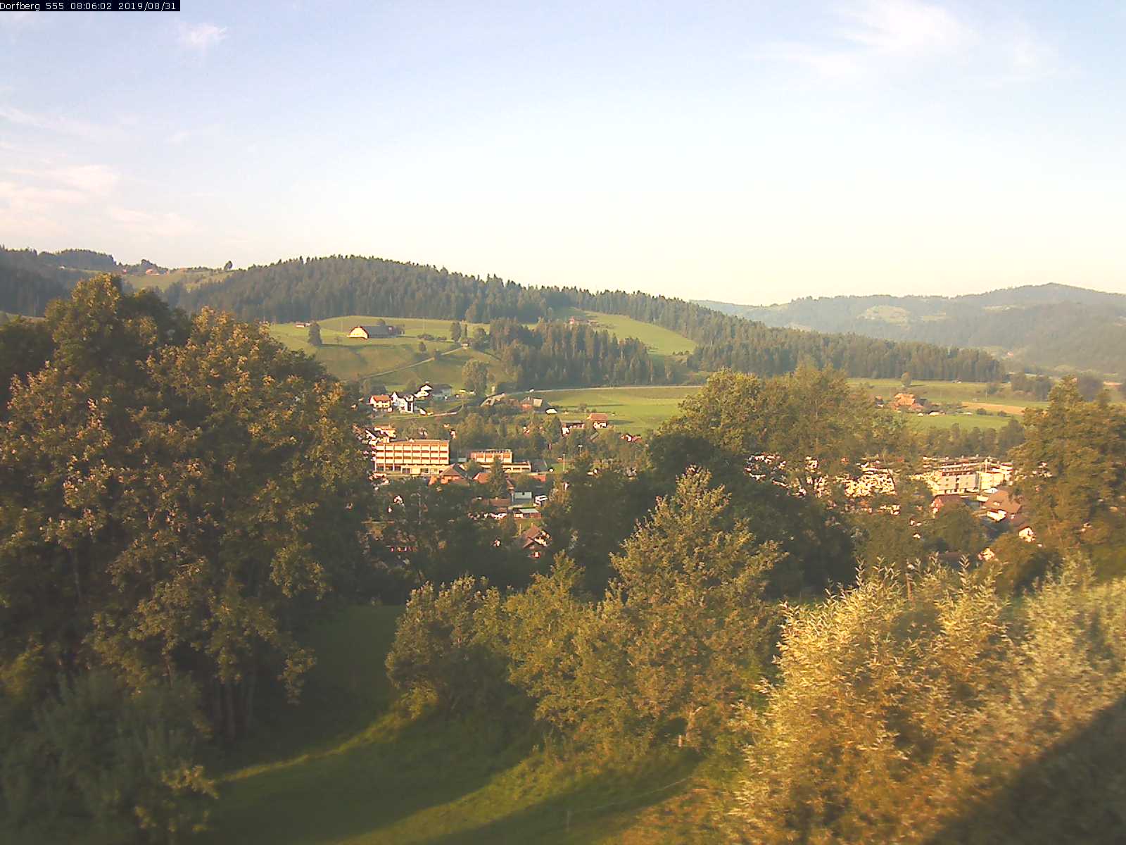 Webcam-Bild: Aussicht vom Dorfberg in Langnau 20190831-080601