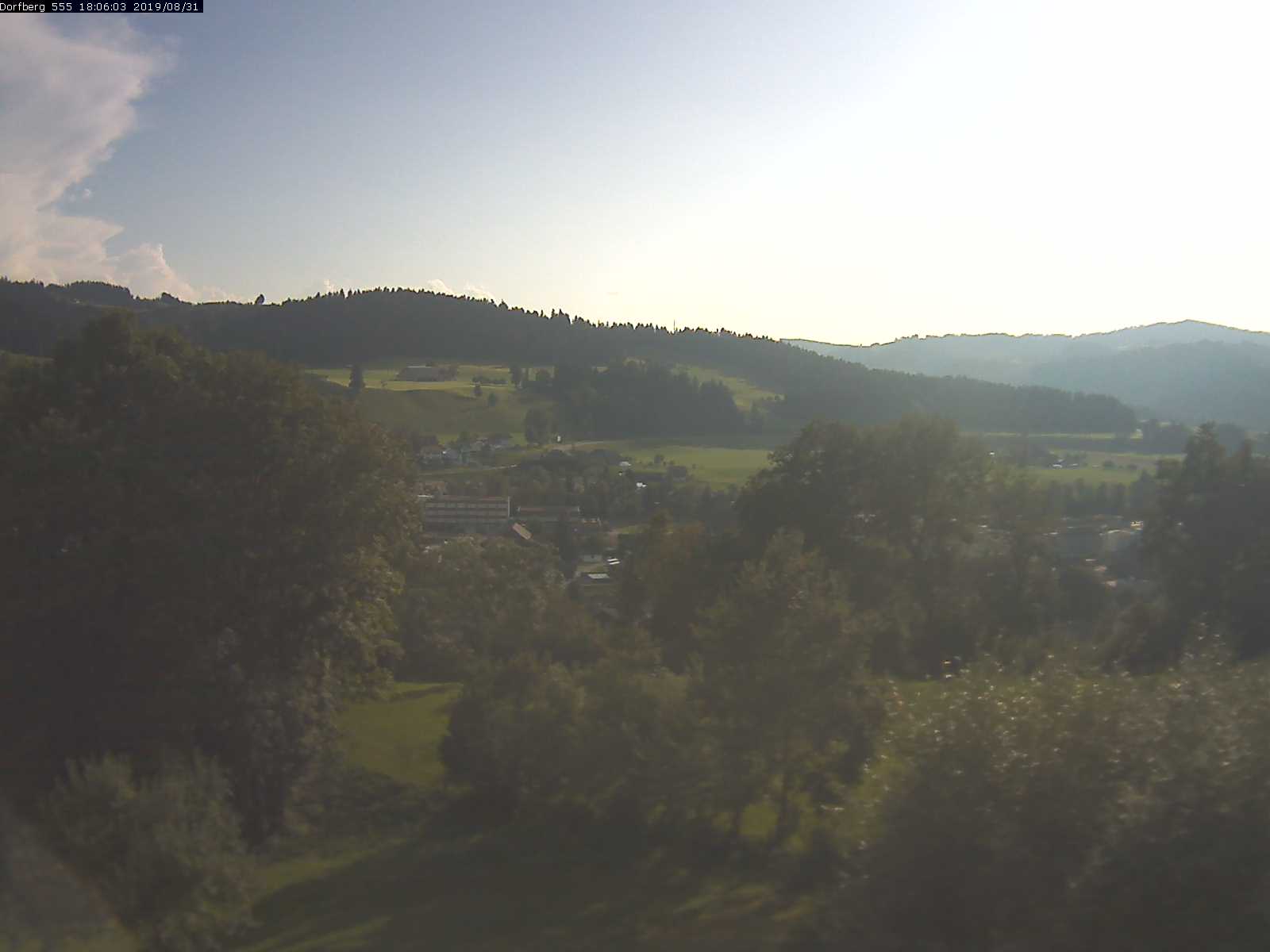Webcam-Bild: Aussicht vom Dorfberg in Langnau 20190831-180601