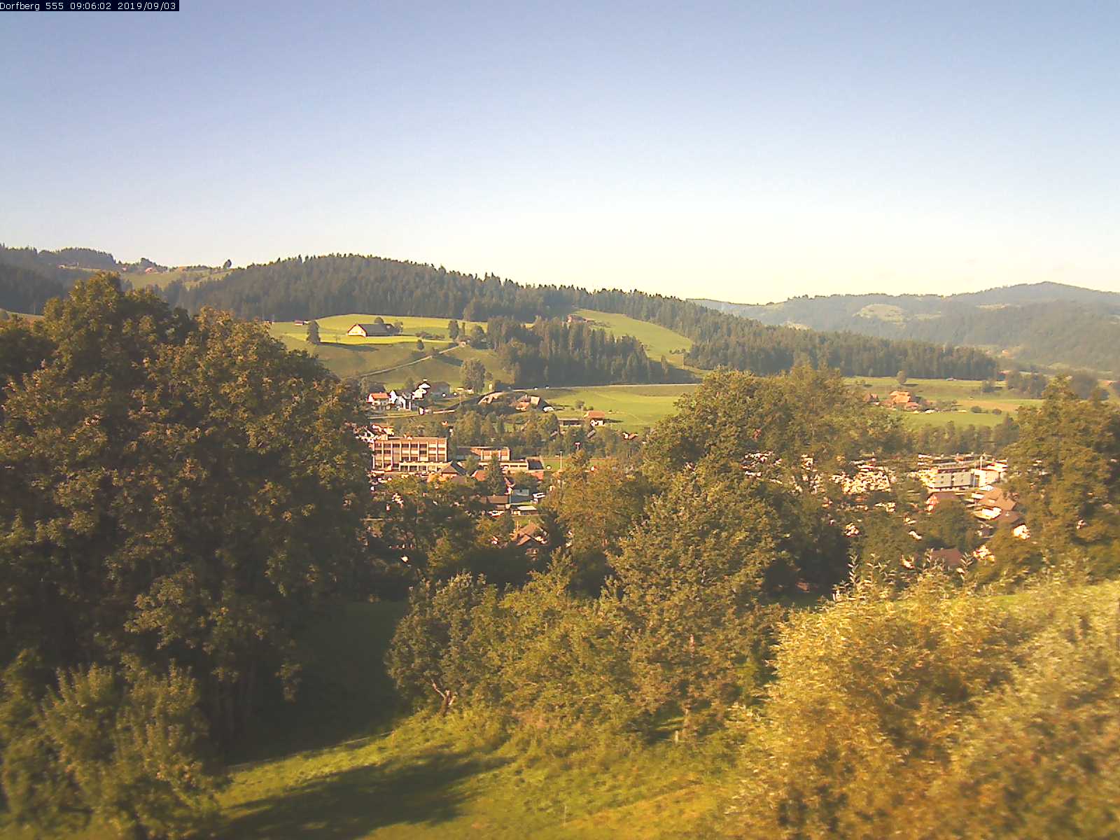 Webcam-Bild: Aussicht vom Dorfberg in Langnau 20190903-090601