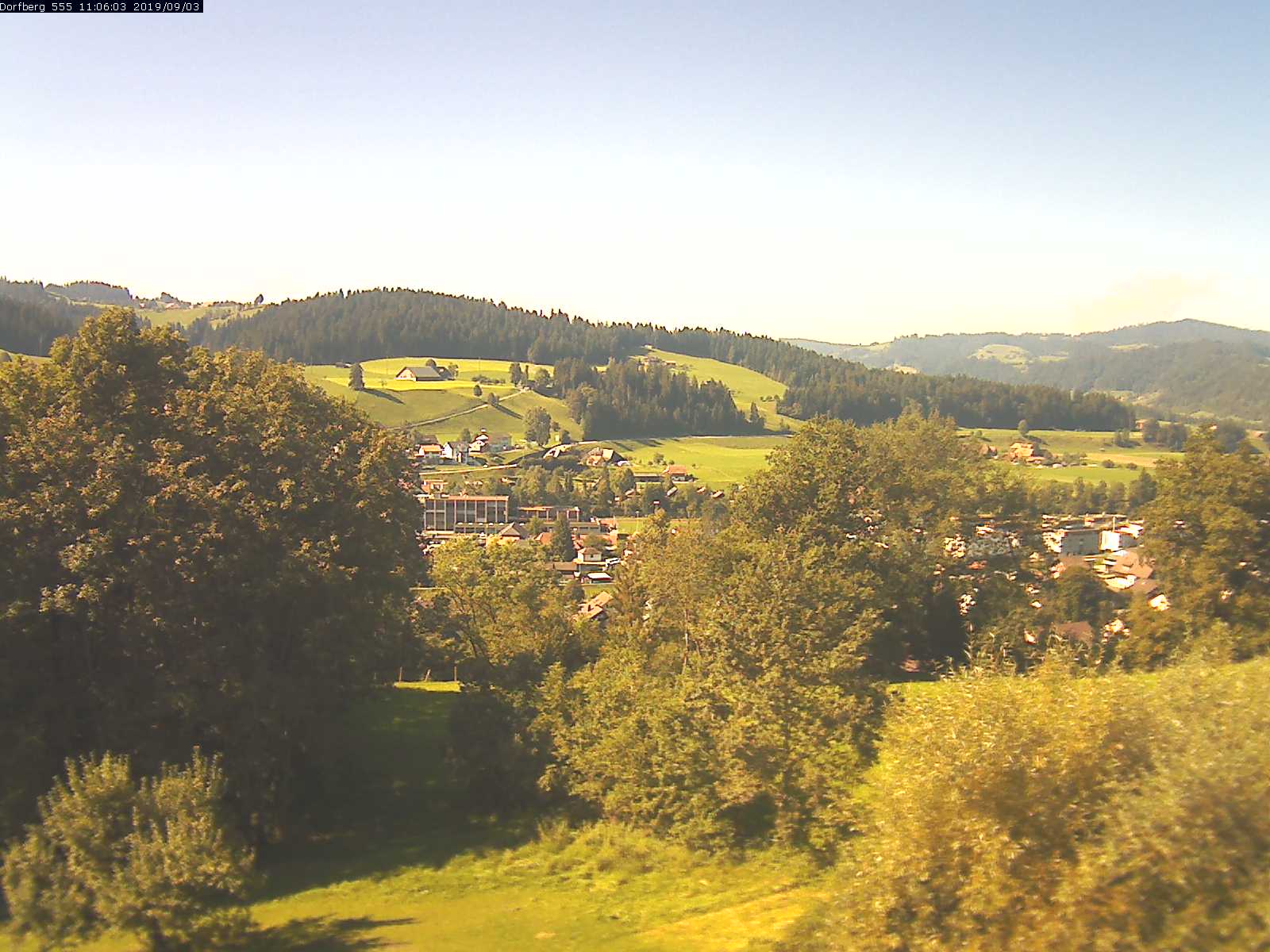 Webcam-Bild: Aussicht vom Dorfberg in Langnau 20190903-110601