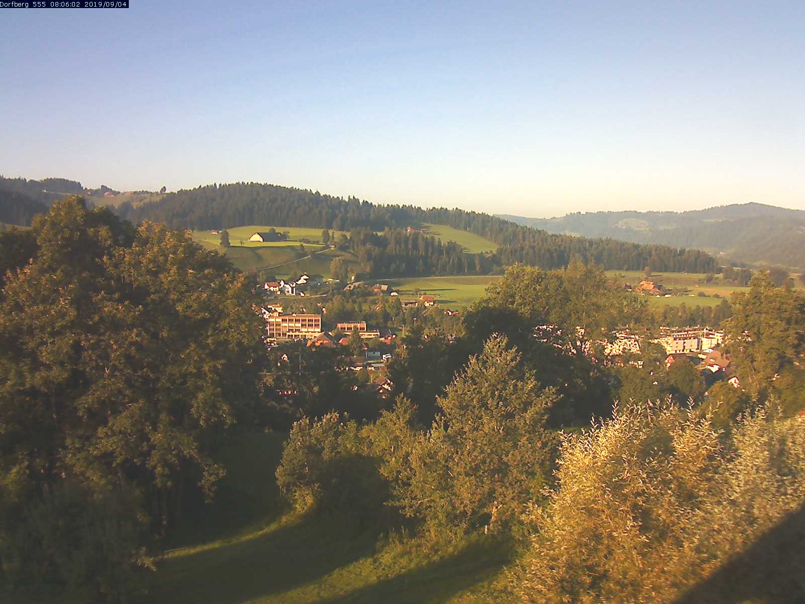Webcam-Bild: Aussicht vom Dorfberg in Langnau 20190904-080601
