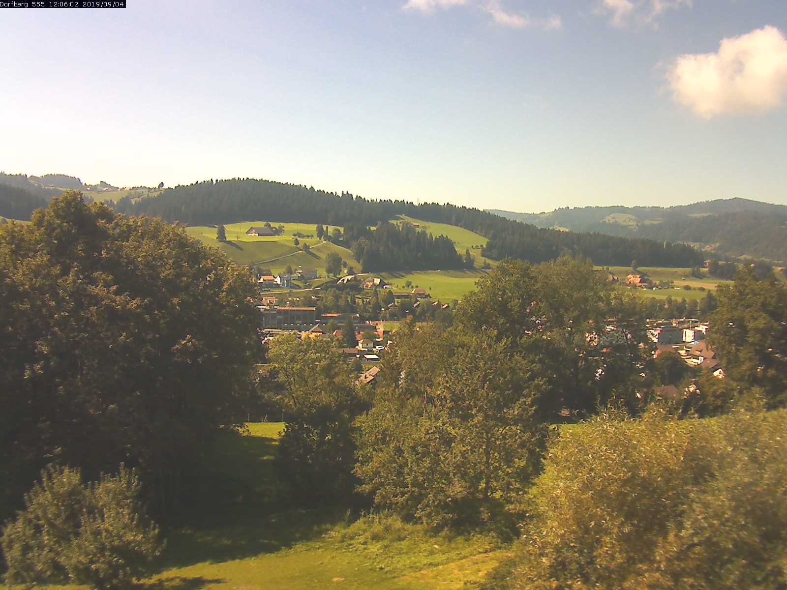 Webcam-Bild: Aussicht vom Dorfberg in Langnau 20190904-120601