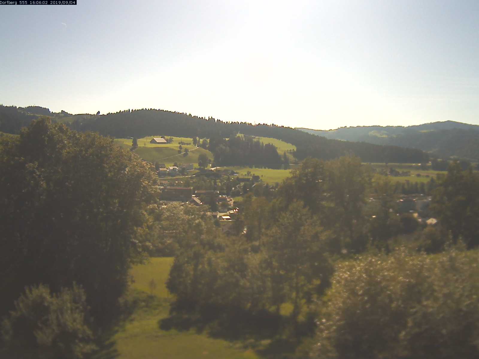 Webcam-Bild: Aussicht vom Dorfberg in Langnau 20190904-160601