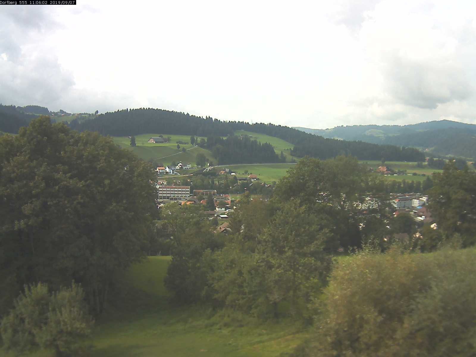Webcam-Bild: Aussicht vom Dorfberg in Langnau 20190907-110601