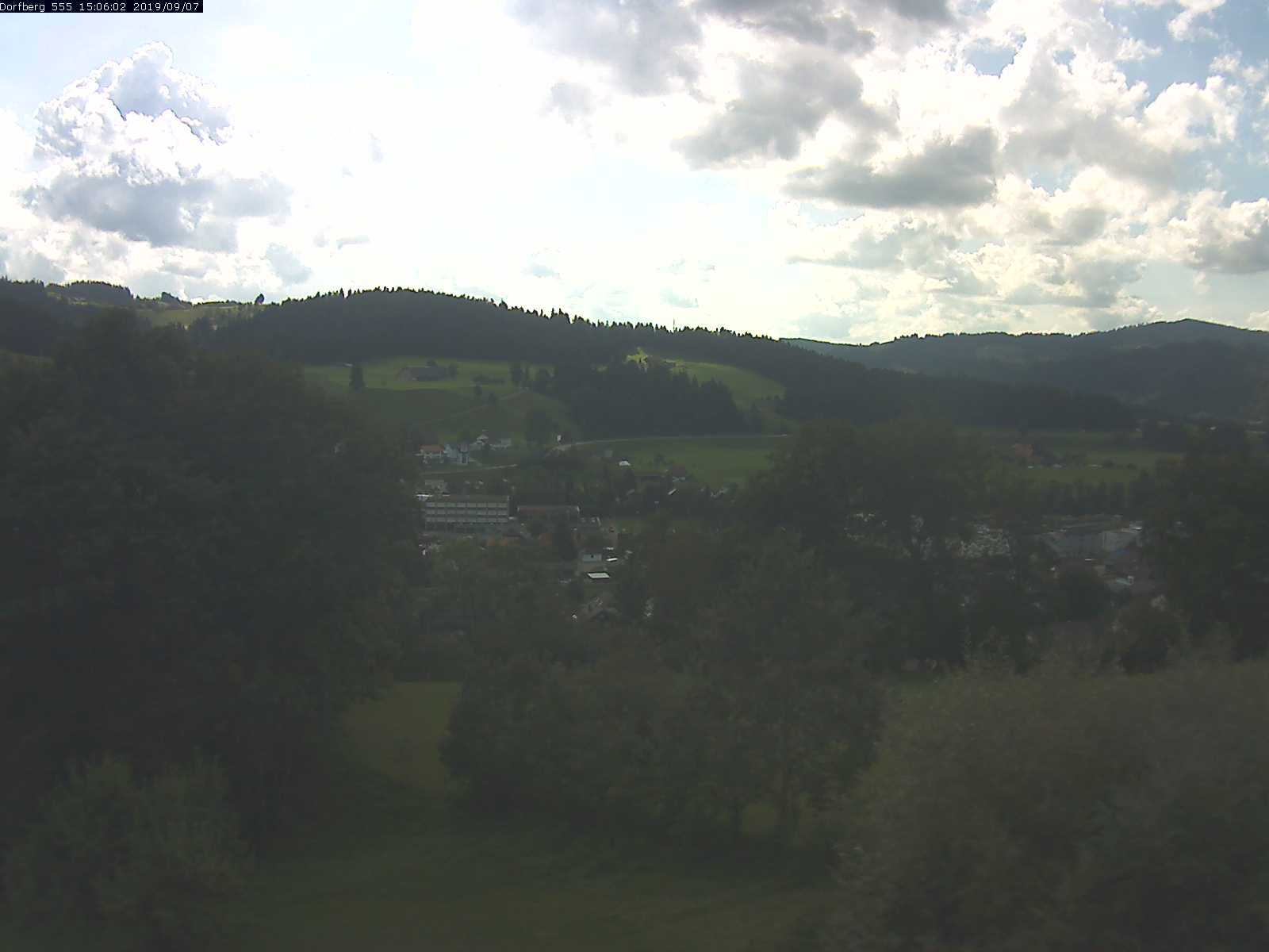 Webcam-Bild: Aussicht vom Dorfberg in Langnau 20190907-150601
