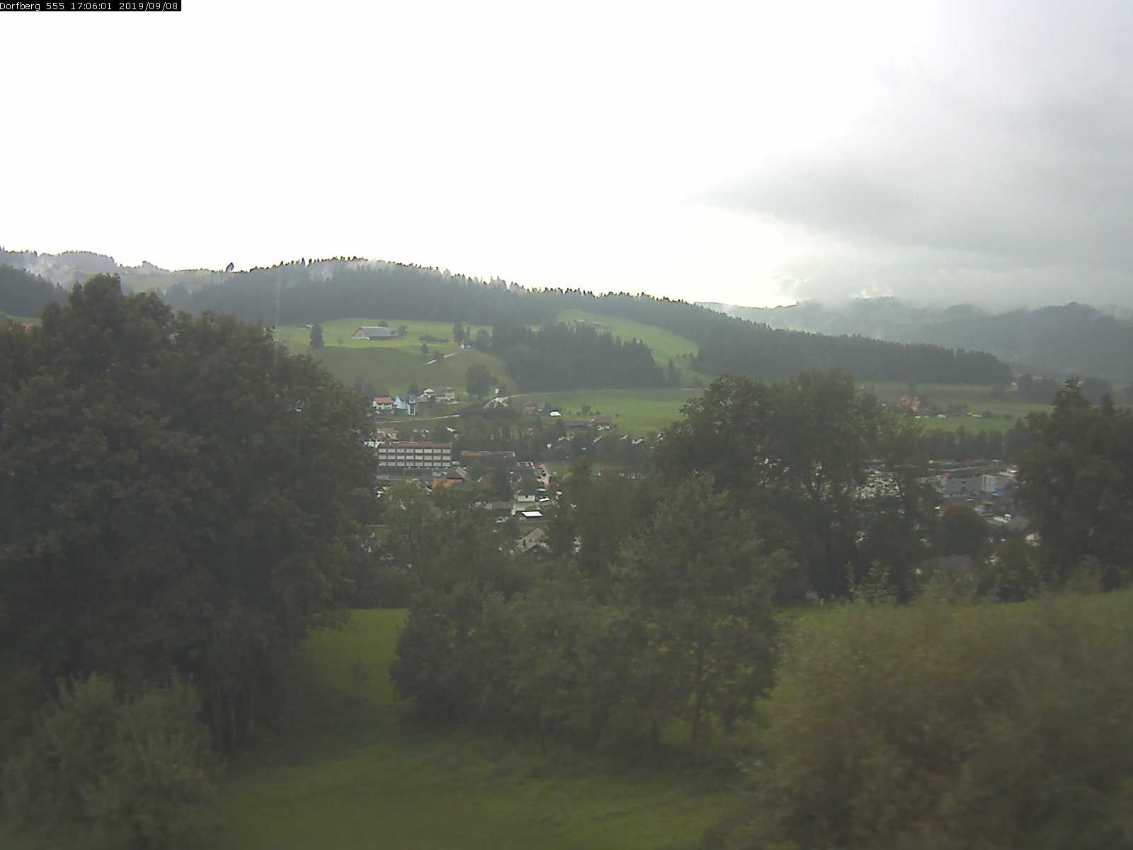 Webcam-Bild: Aussicht vom Dorfberg in Langnau 20190908-170601