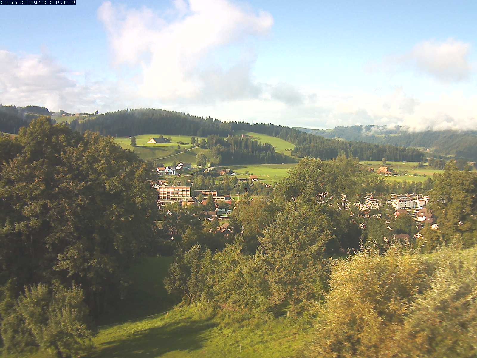 Webcam-Bild: Aussicht vom Dorfberg in Langnau 20190909-090601