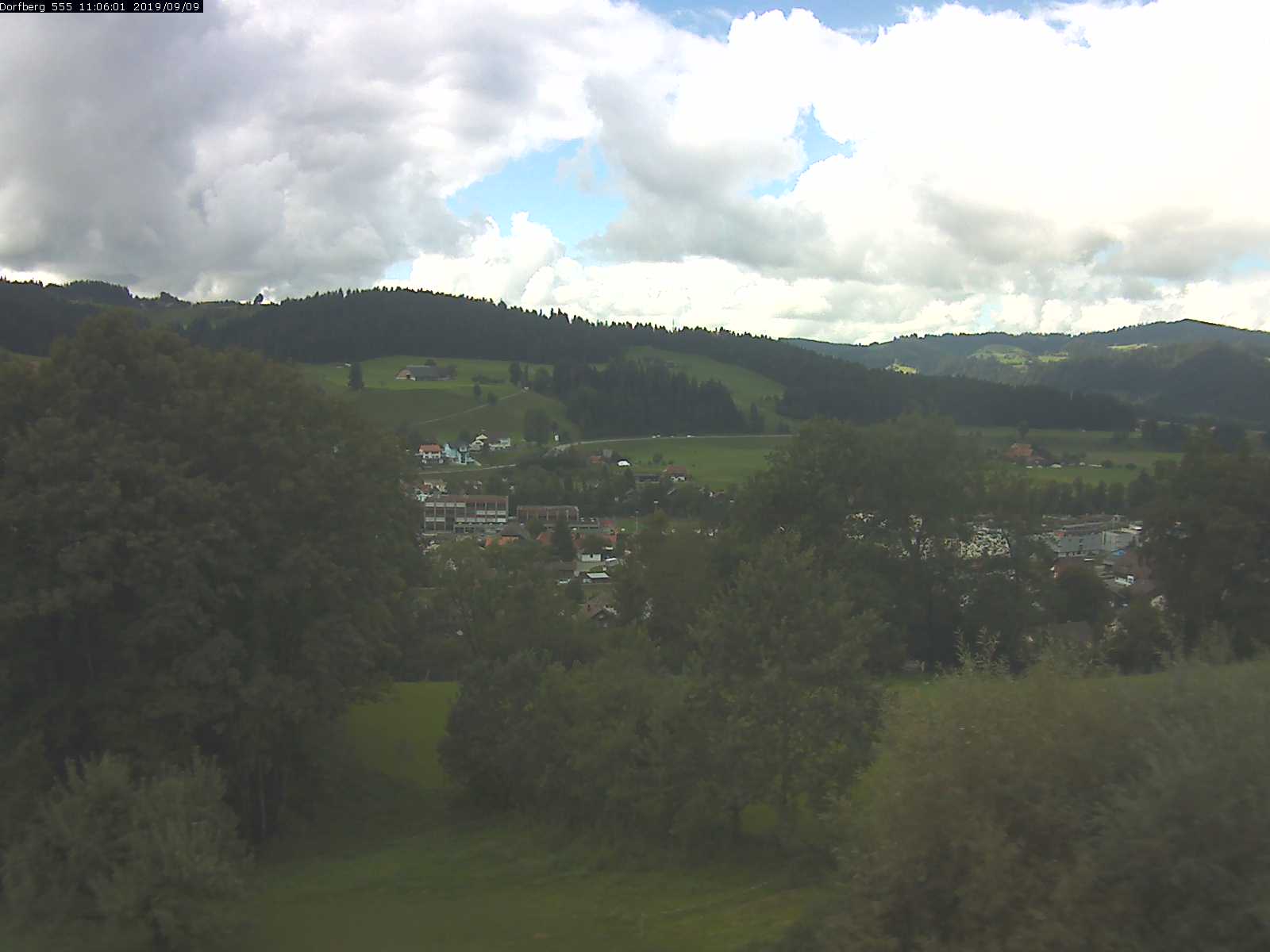 Webcam-Bild: Aussicht vom Dorfberg in Langnau 20190909-110601