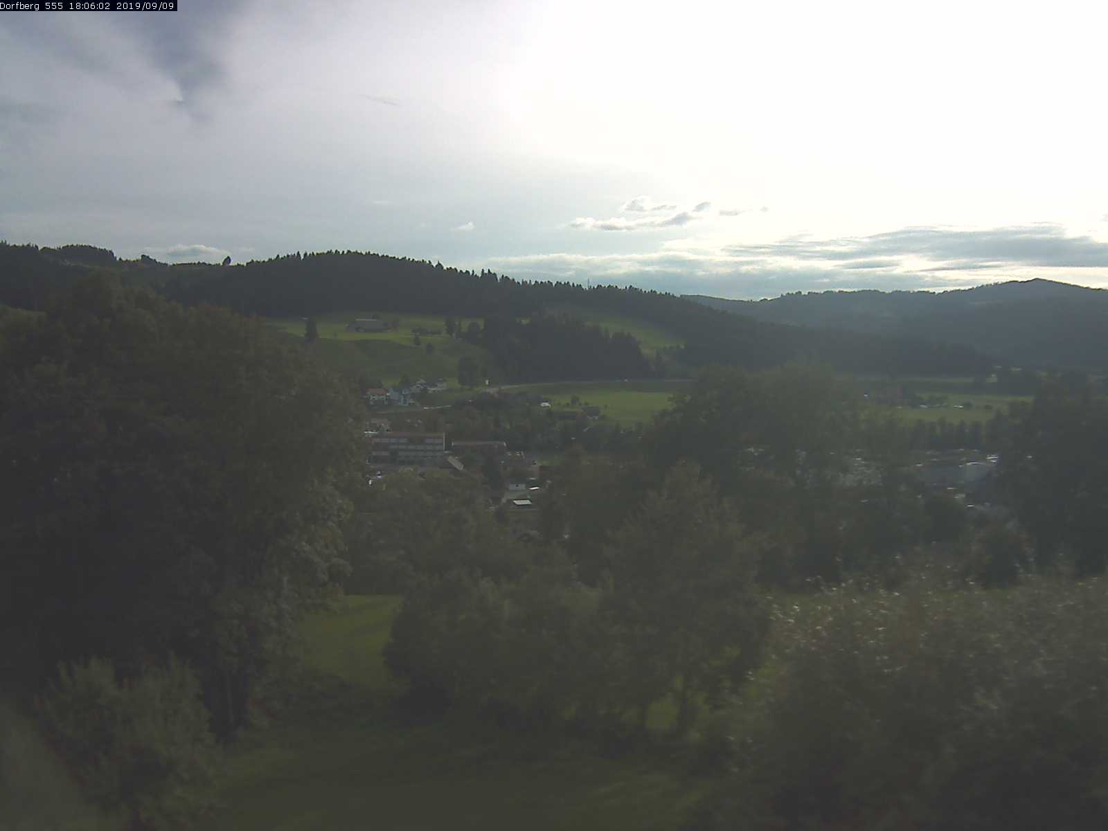 Webcam-Bild: Aussicht vom Dorfberg in Langnau 20190909-180602