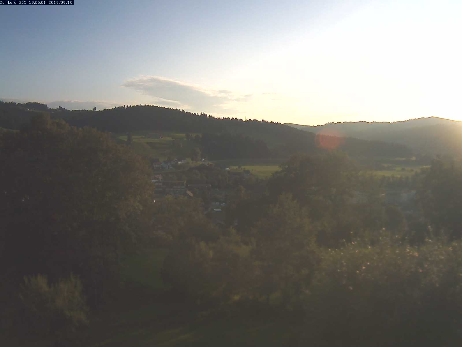 Webcam-Bild: Aussicht vom Dorfberg in Langnau 20190910-190601