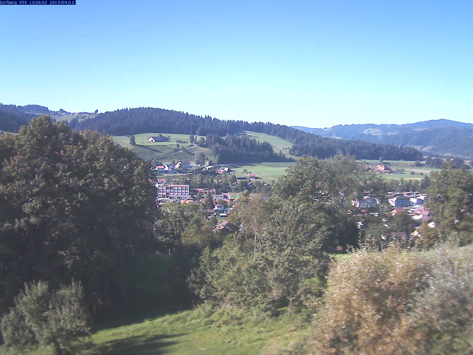 Webcam-Bild: Aussicht vom Dorfberg in Langnau 20190912-100601