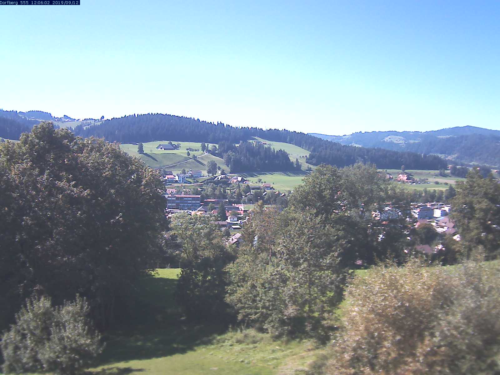 Webcam-Bild: Aussicht vom Dorfberg in Langnau 20190912-120601