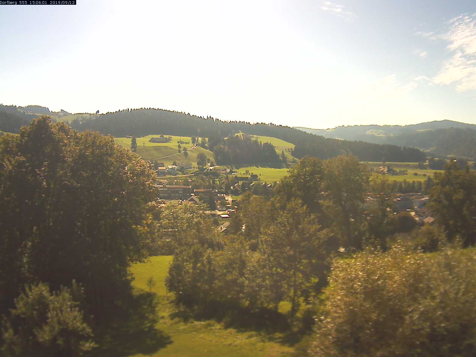 Webcam-Bild: Aussicht vom Dorfberg in Langnau 20190912-150601