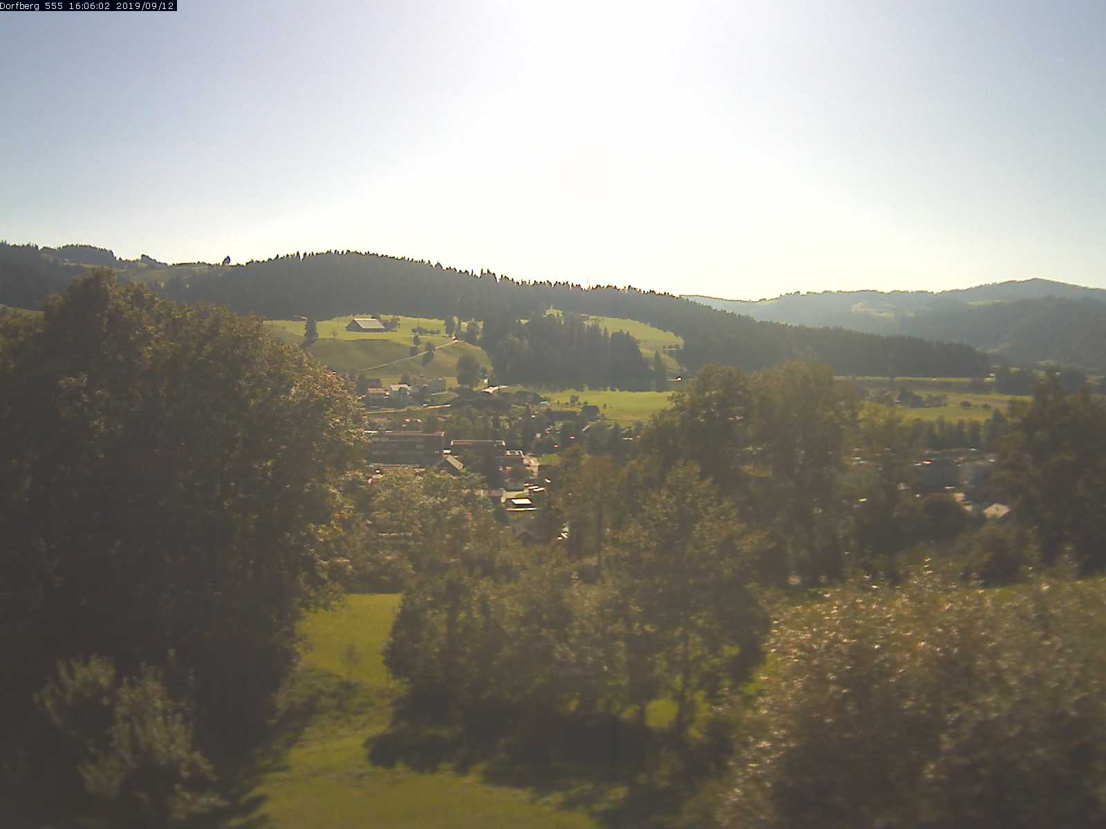 Webcam-Bild: Aussicht vom Dorfberg in Langnau 20190912-160601
