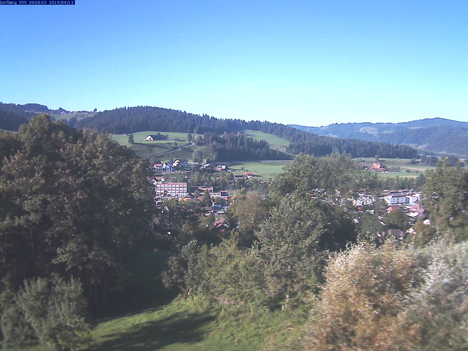 Webcam-Bild: Aussicht vom Dorfberg in Langnau 20190913-090601