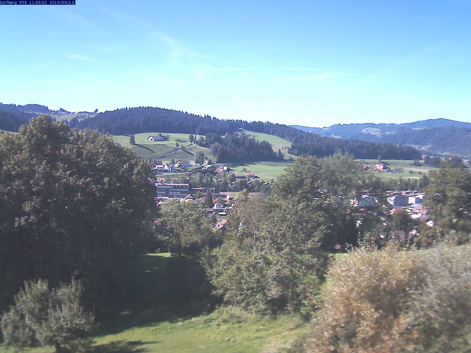Webcam-Bild: Aussicht vom Dorfberg in Langnau 20190913-110602