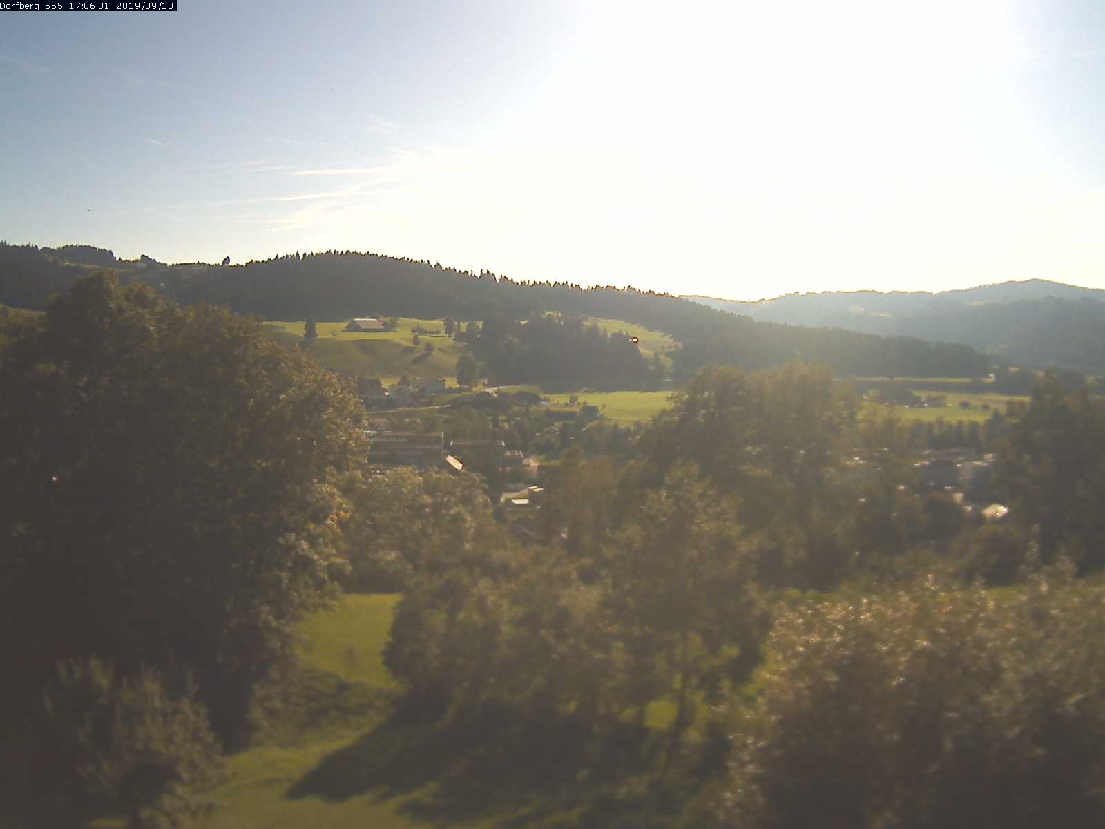 Webcam-Bild: Aussicht vom Dorfberg in Langnau 20190913-170601