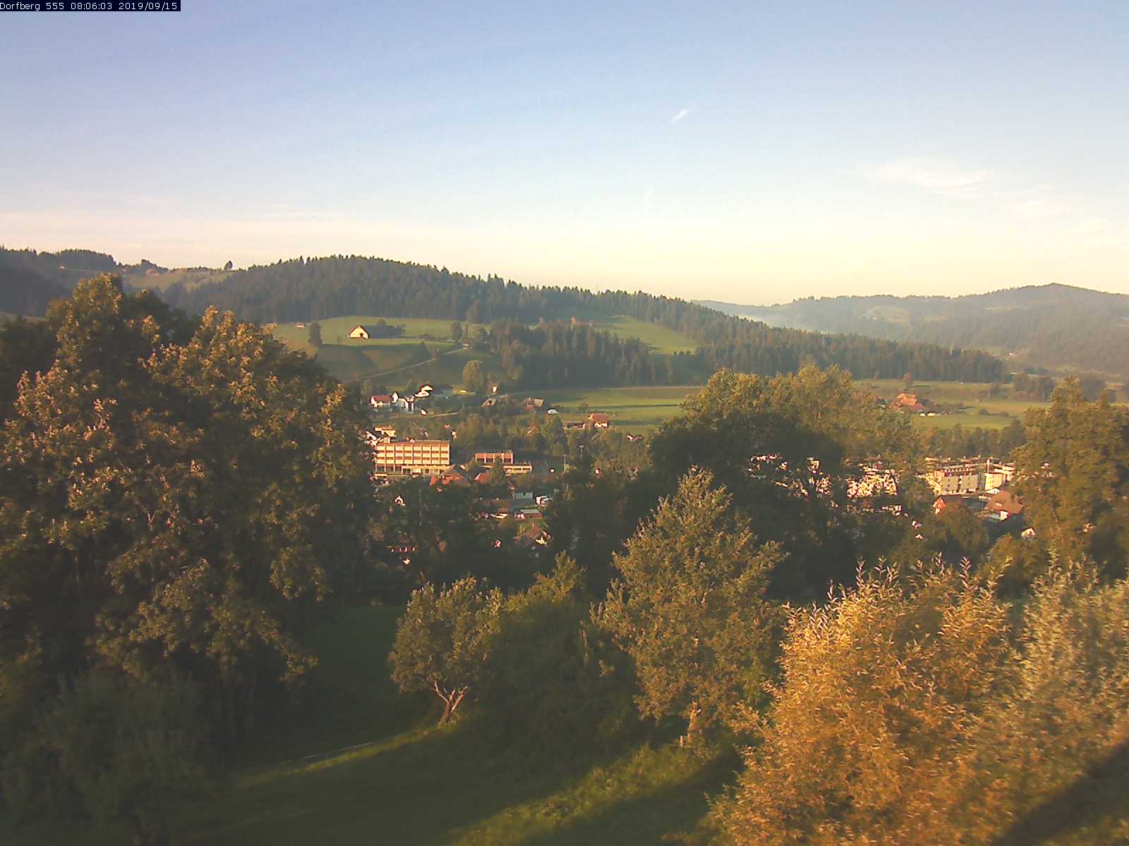 Webcam-Bild: Aussicht vom Dorfberg in Langnau 20190915-080601