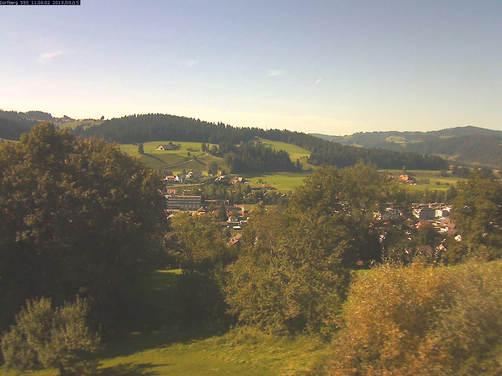 Webcam-Bild: Aussicht vom Dorfberg in Langnau 20190915-110601