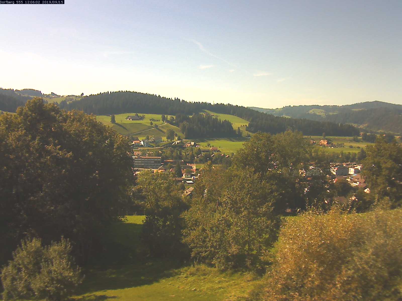 Webcam-Bild: Aussicht vom Dorfberg in Langnau 20190915-120601