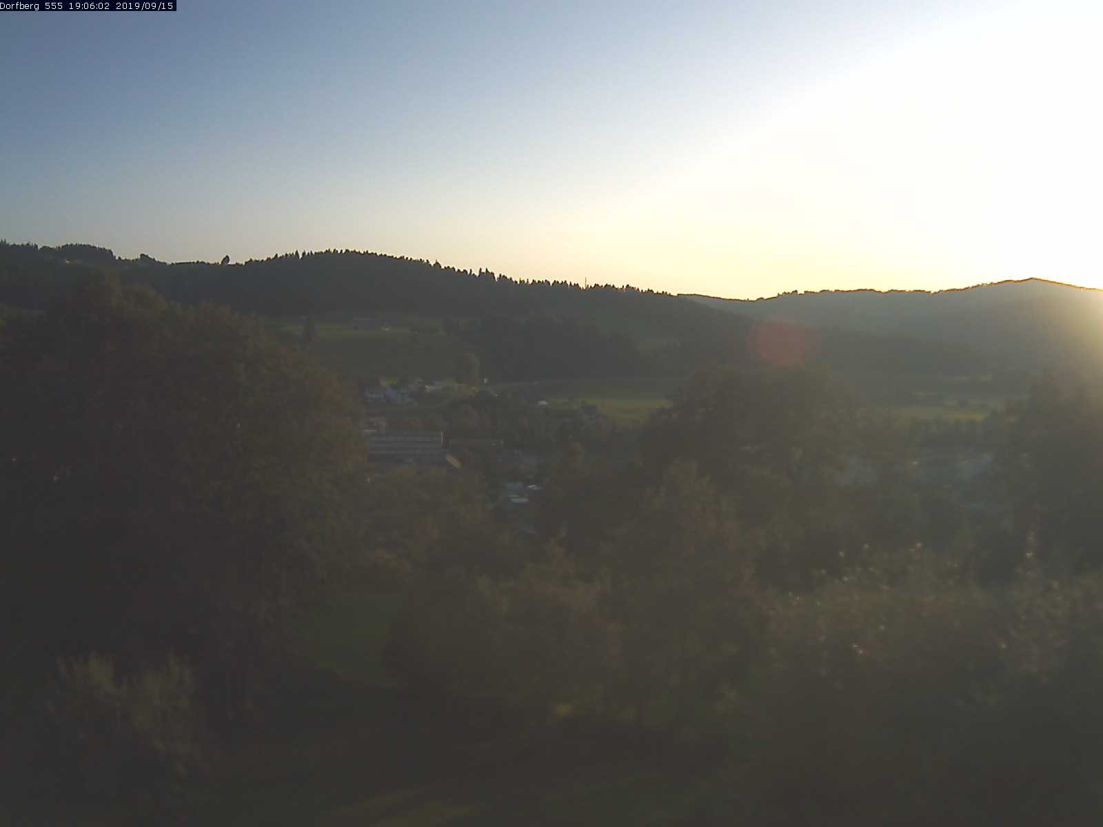 Webcam-Bild: Aussicht vom Dorfberg in Langnau 20190915-190601