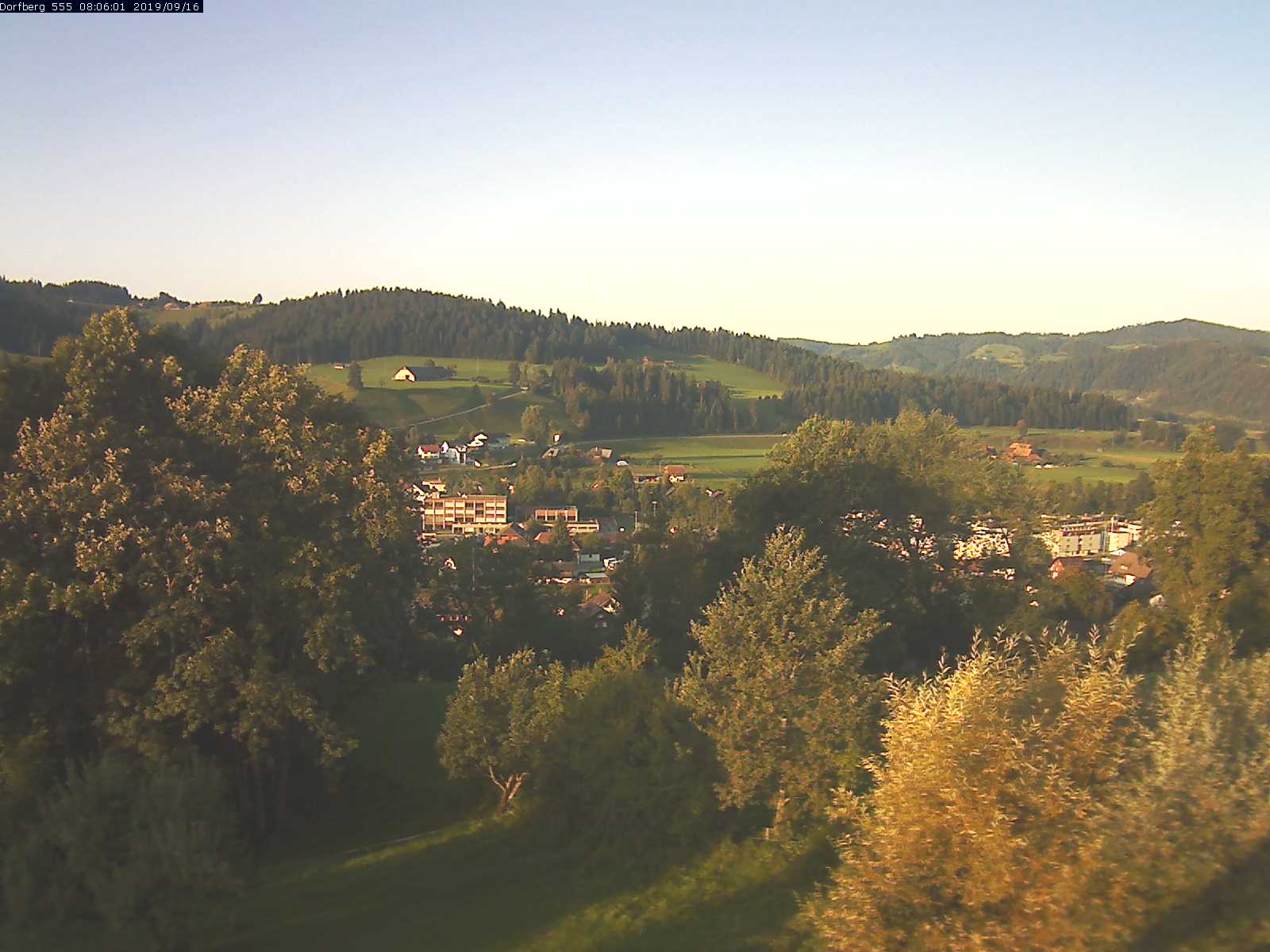 Webcam-Bild: Aussicht vom Dorfberg in Langnau 20190916-080601