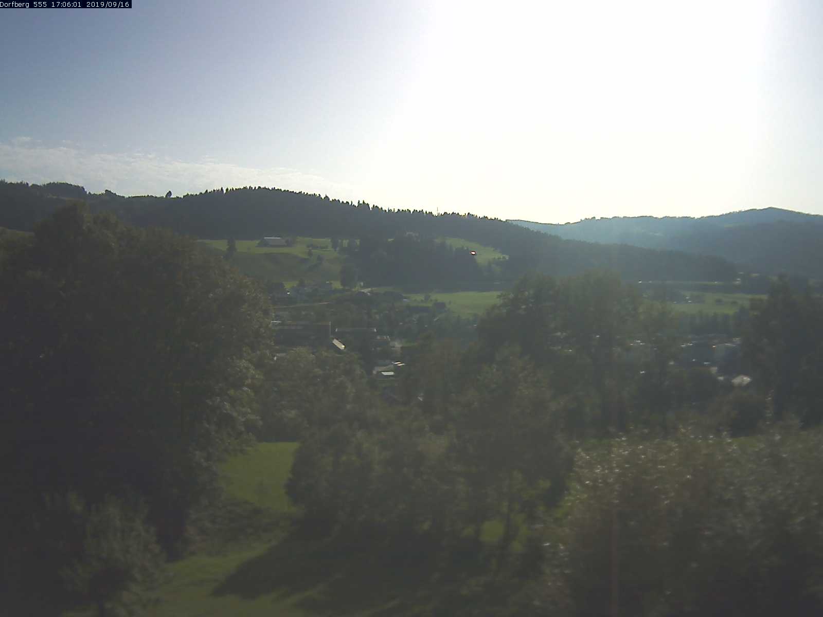 Webcam-Bild: Aussicht vom Dorfberg in Langnau 20190916-170601