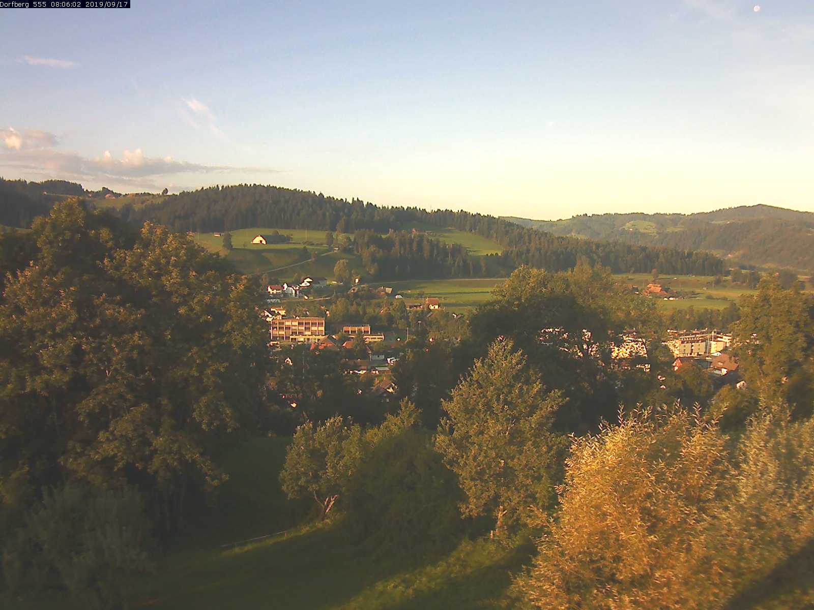 Webcam-Bild: Aussicht vom Dorfberg in Langnau 20190917-080601