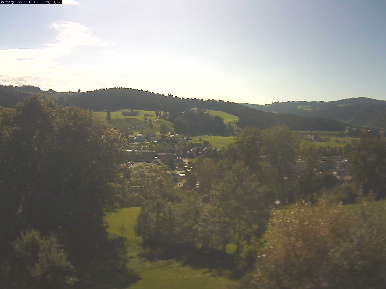 Webcam-Bild: Aussicht vom Dorfberg in Langnau 20190917-150601