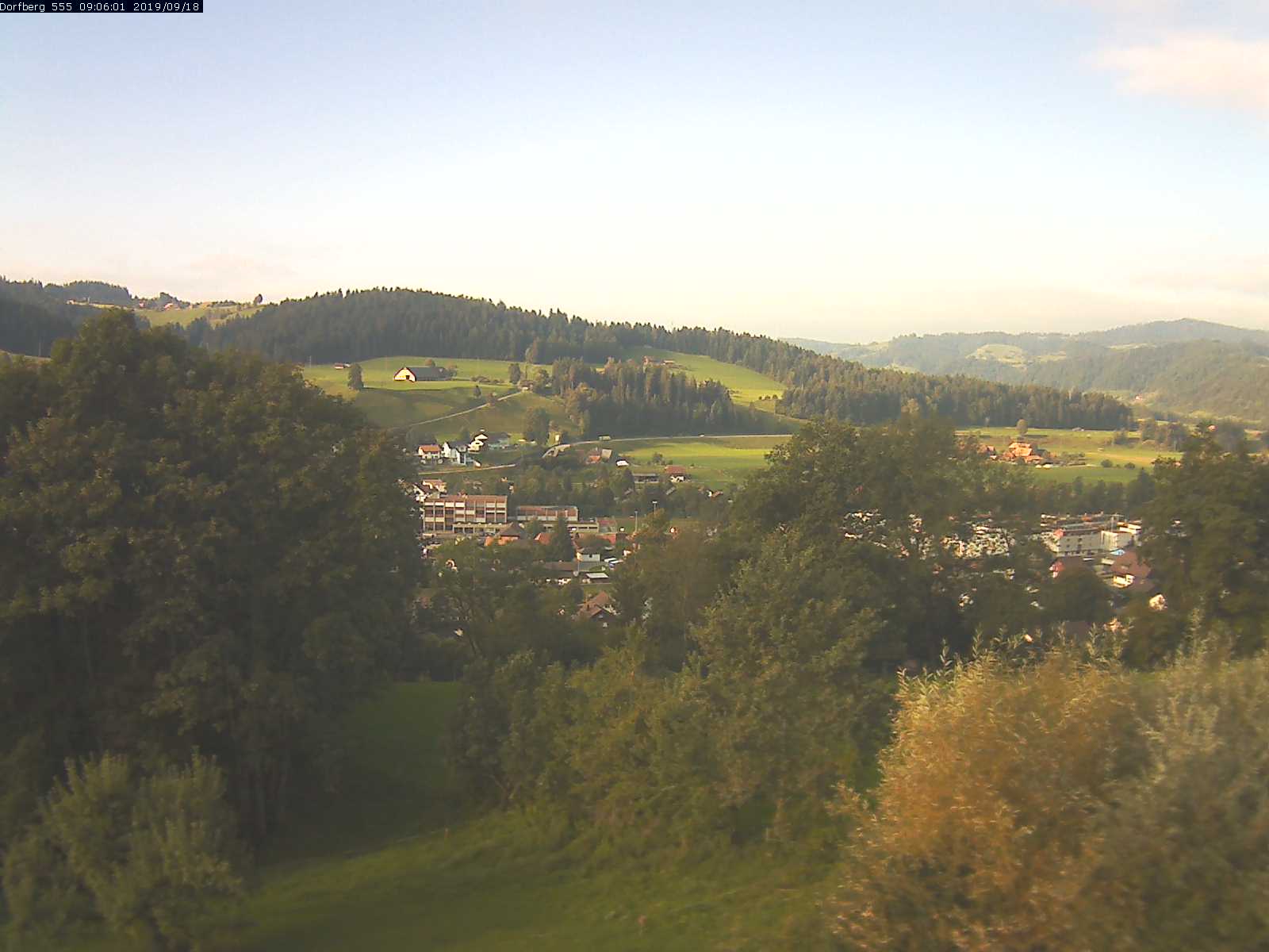 Webcam-Bild: Aussicht vom Dorfberg in Langnau 20190918-090601