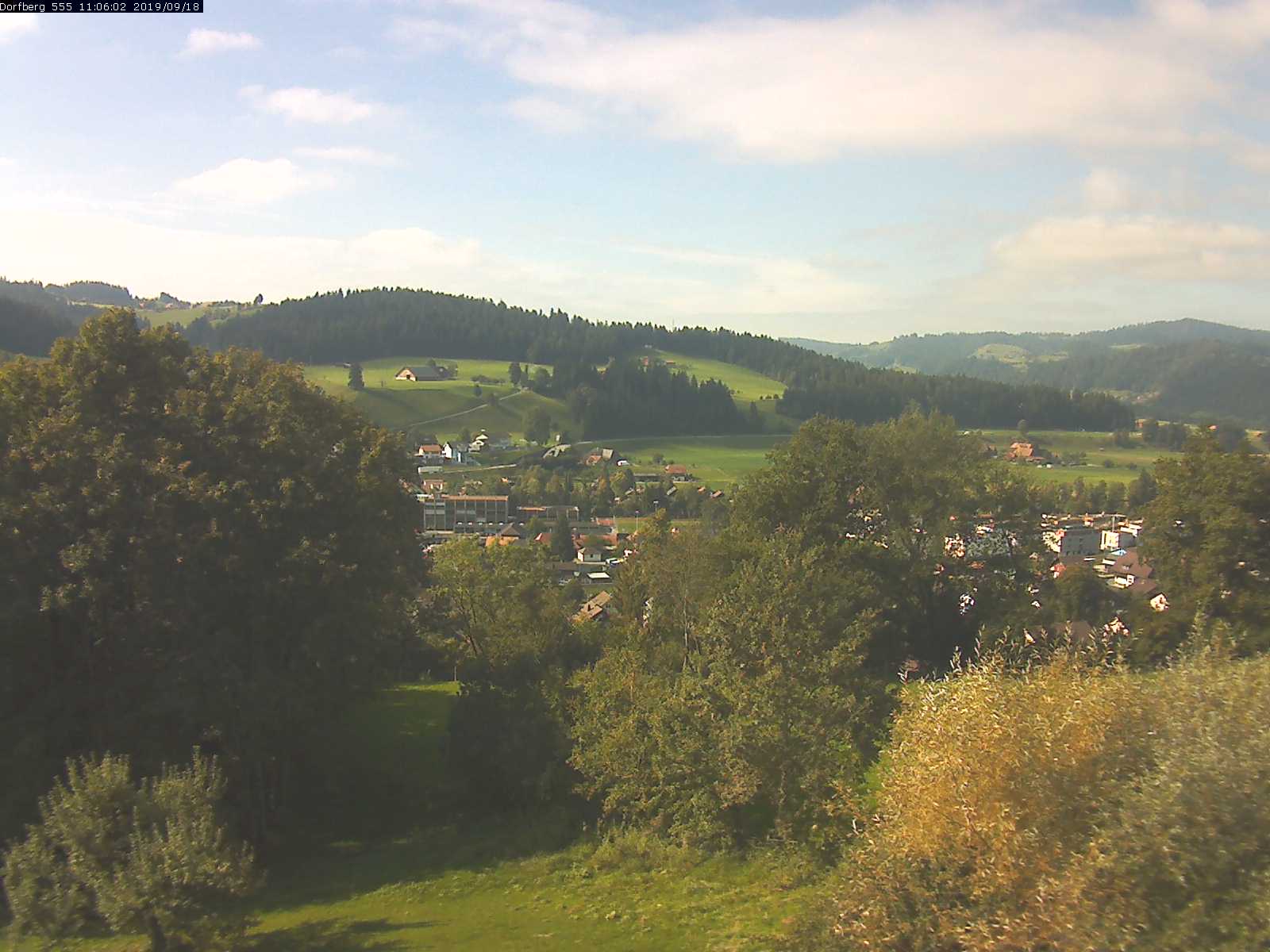 Webcam-Bild: Aussicht vom Dorfberg in Langnau 20190918-110601