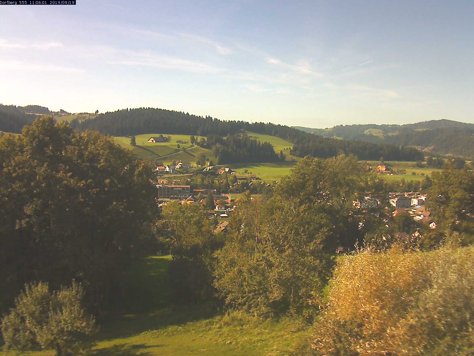 Webcam-Bild: Aussicht vom Dorfberg in Langnau 20190919-110601