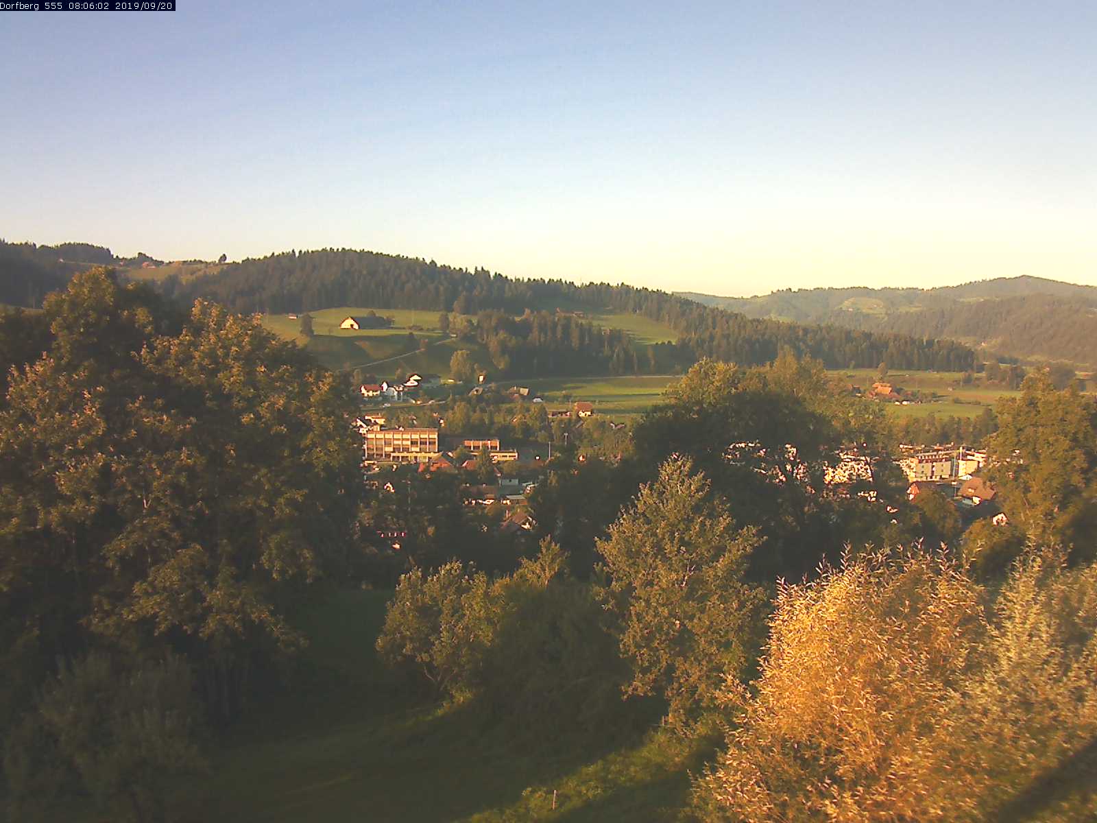 Webcam-Bild: Aussicht vom Dorfberg in Langnau 20190920-080601