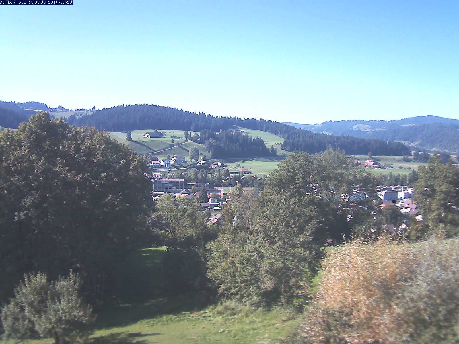 Webcam-Bild: Aussicht vom Dorfberg in Langnau 20190920-110601