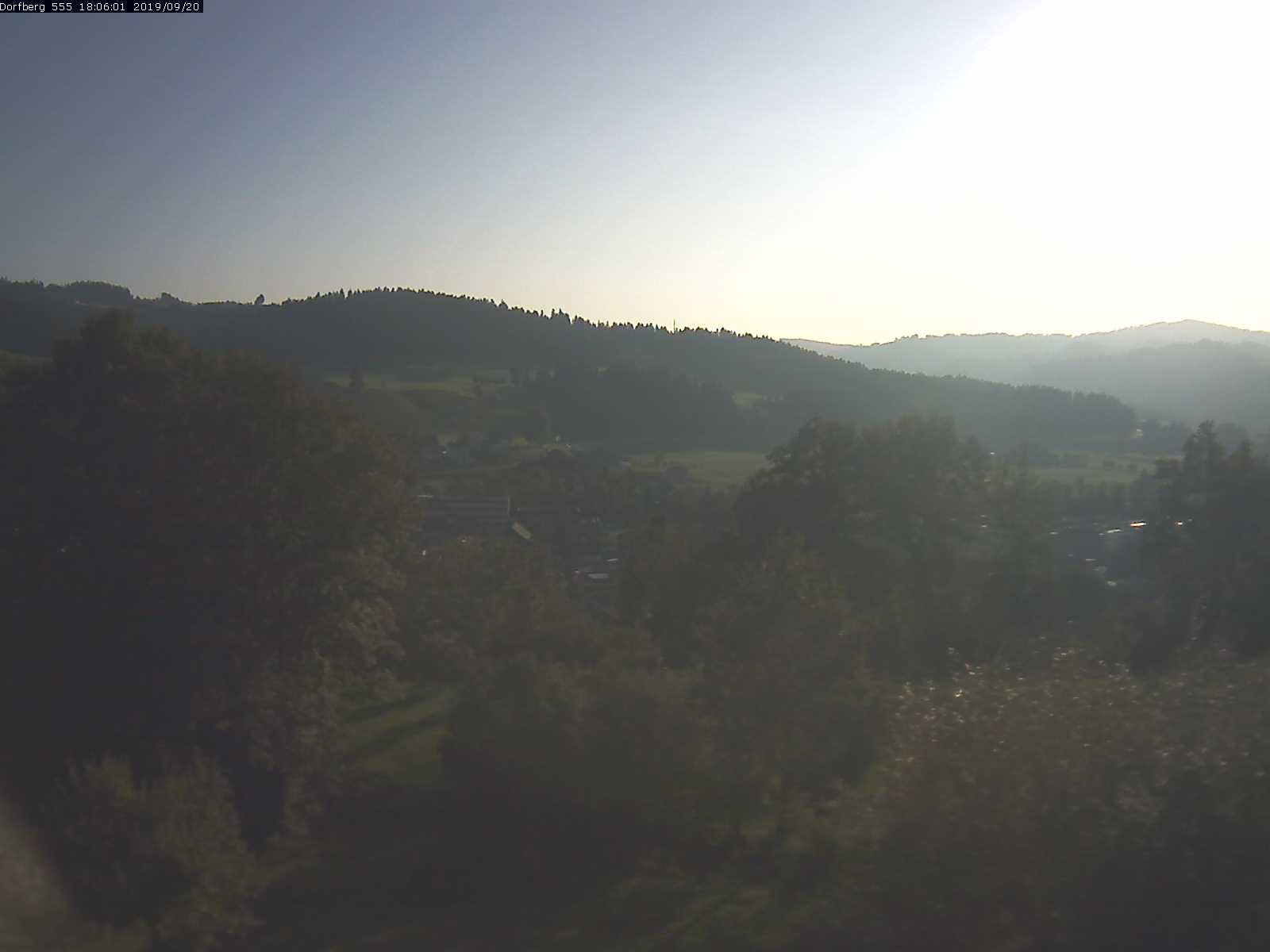 Webcam-Bild: Aussicht vom Dorfberg in Langnau 20190920-180601