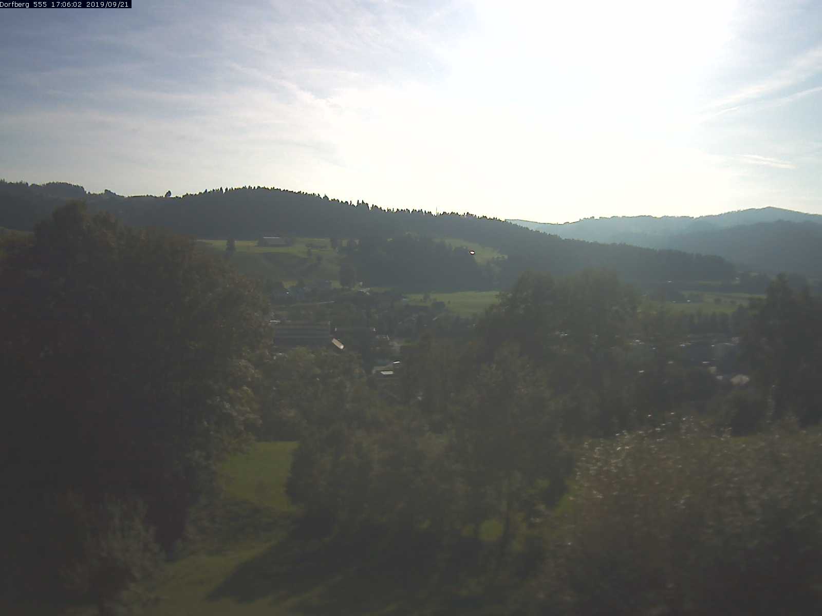 Webcam-Bild: Aussicht vom Dorfberg in Langnau 20190921-170601