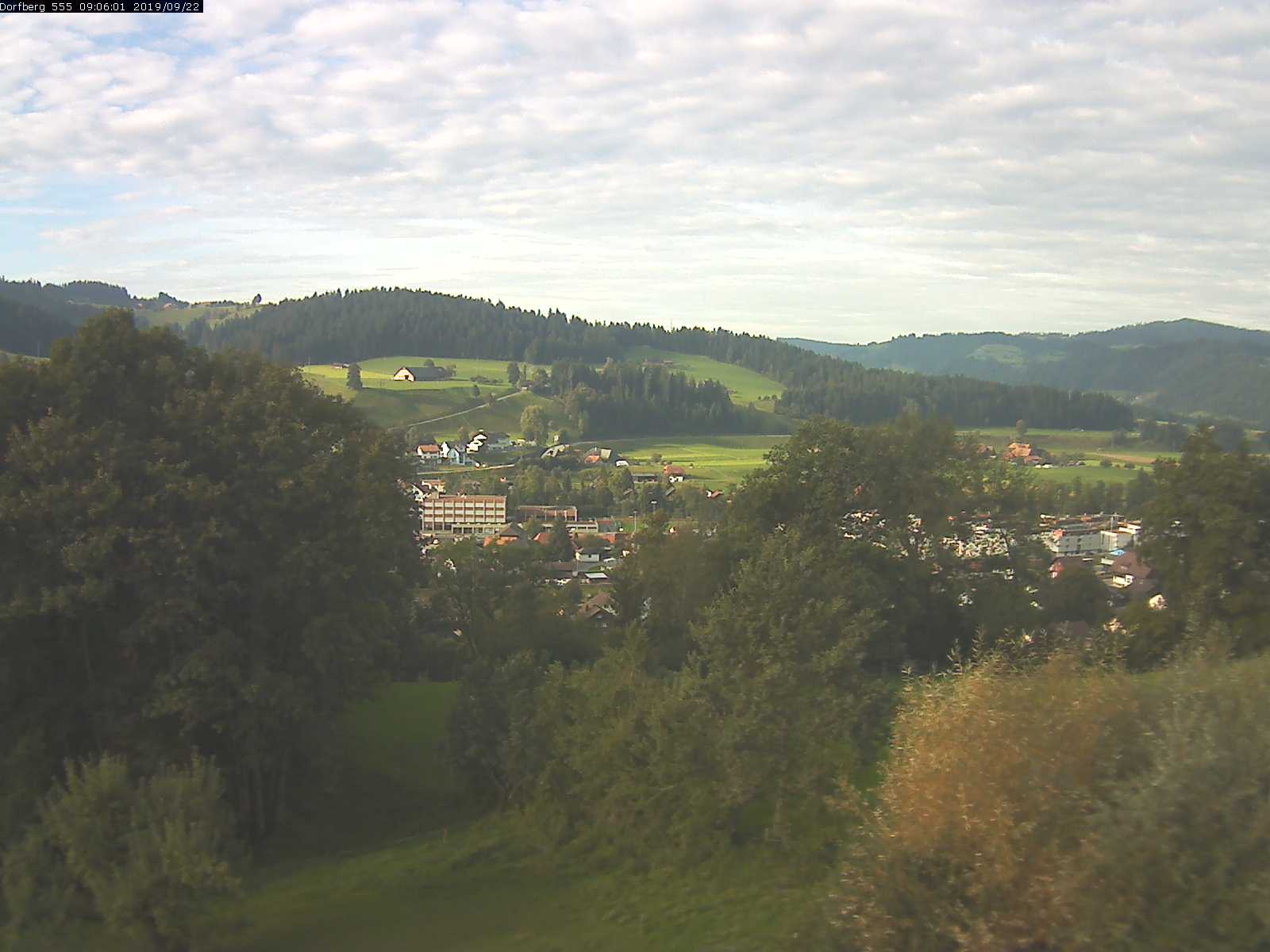 Webcam-Bild: Aussicht vom Dorfberg in Langnau 20190922-090601