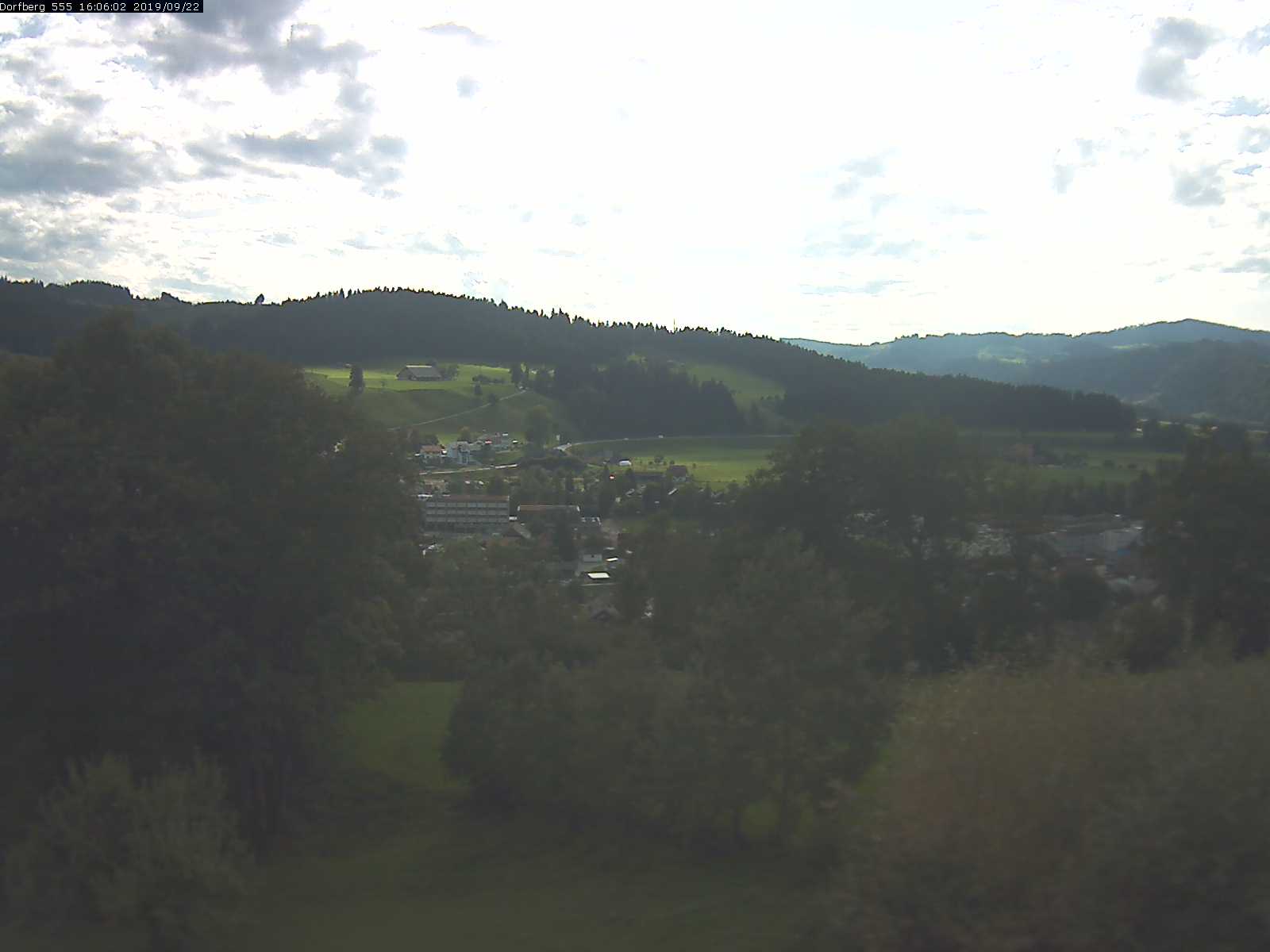 Webcam-Bild: Aussicht vom Dorfberg in Langnau 20190922-160601