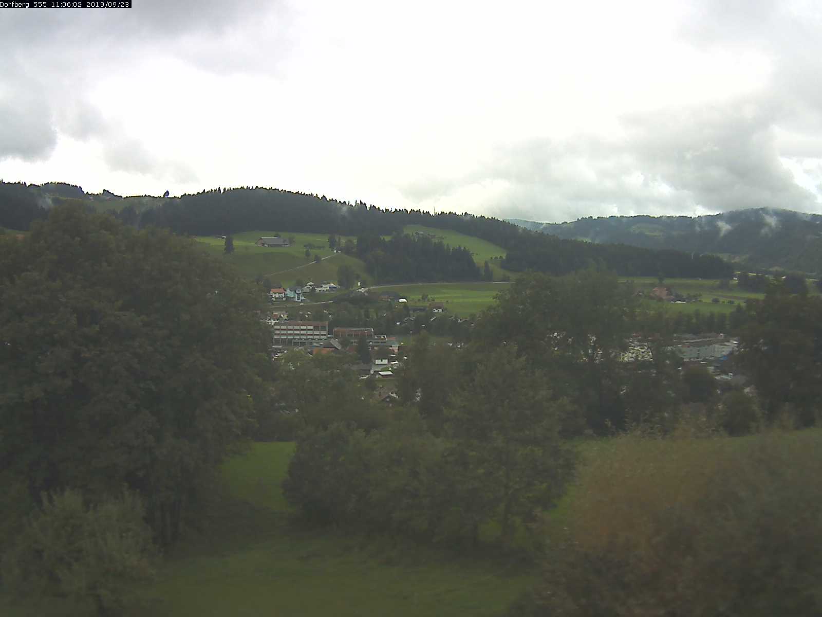 Webcam-Bild: Aussicht vom Dorfberg in Langnau 20190923-110601