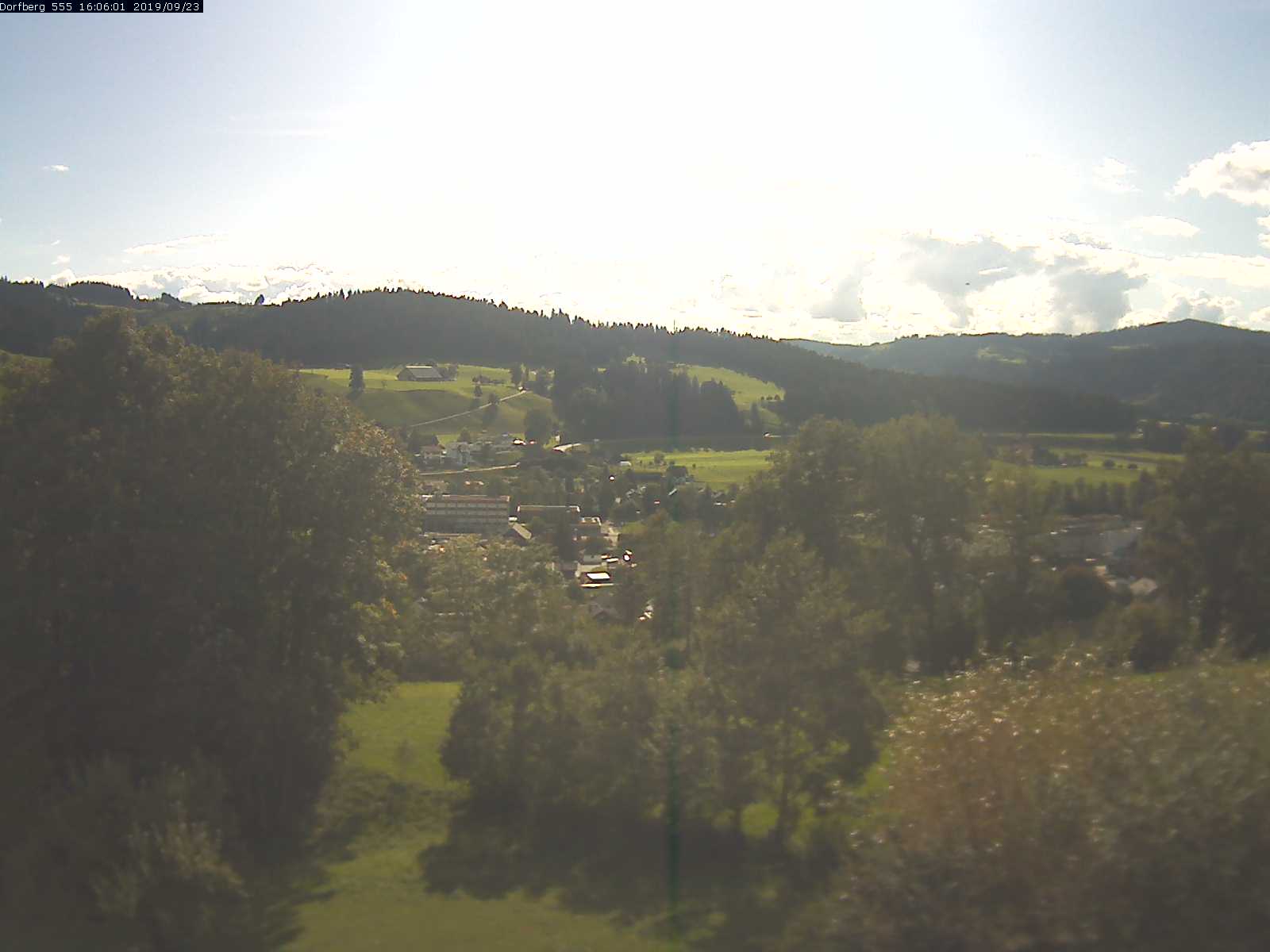 Webcam-Bild: Aussicht vom Dorfberg in Langnau 20190923-160601