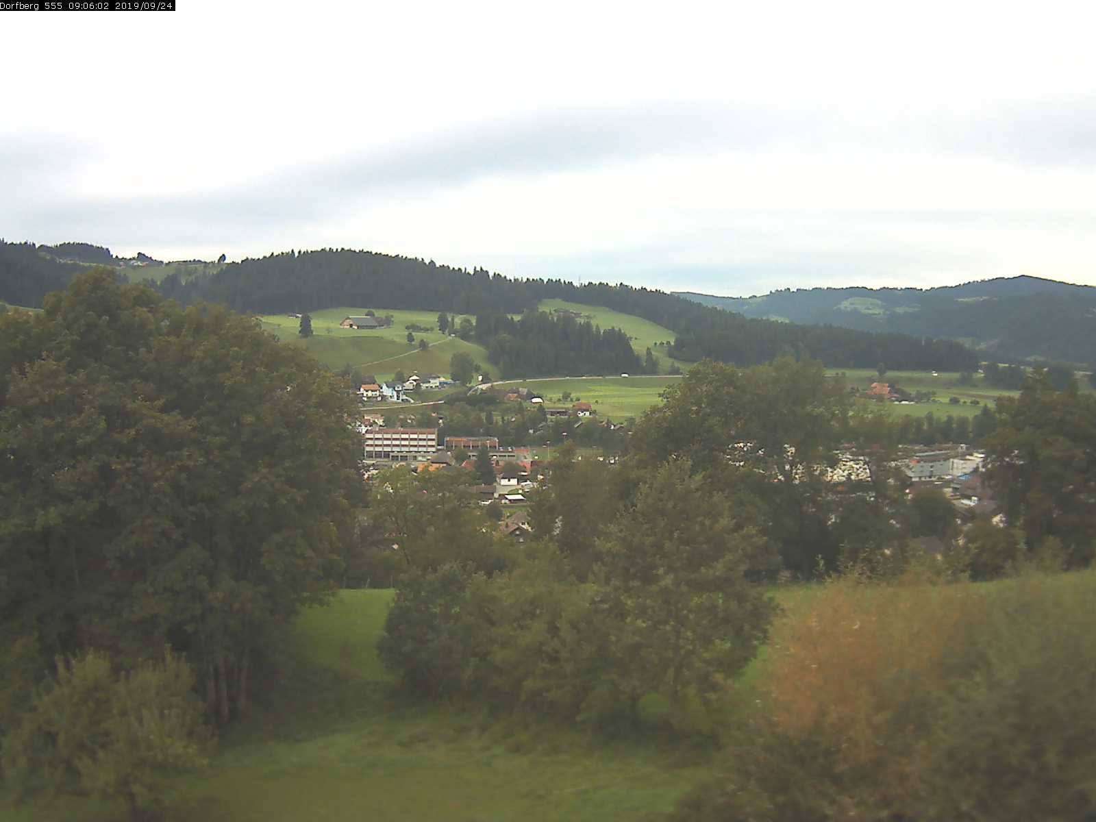 Webcam-Bild: Aussicht vom Dorfberg in Langnau 20190924-090601