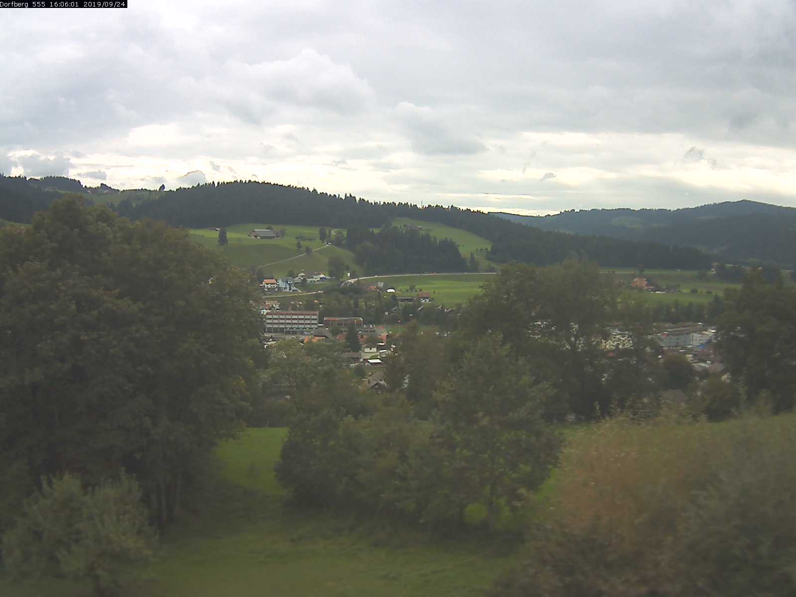 Webcam-Bild: Aussicht vom Dorfberg in Langnau 20190924-160601