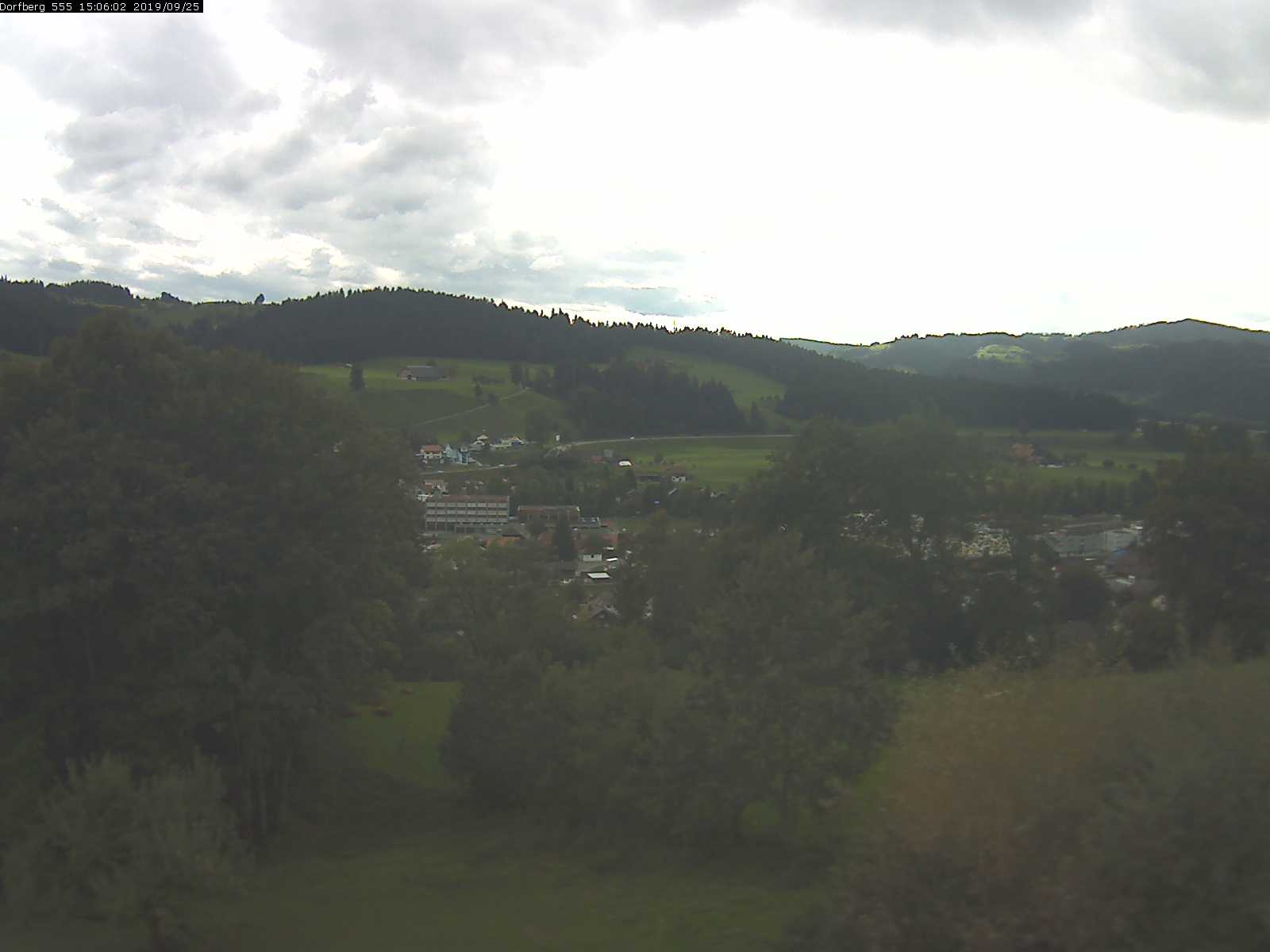 Webcam-Bild: Aussicht vom Dorfberg in Langnau 20190925-150601