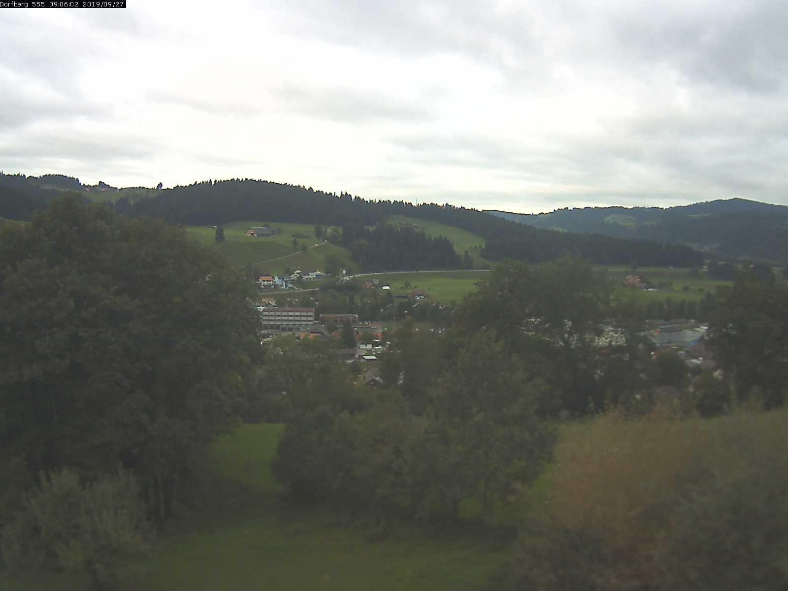 Webcam-Bild: Aussicht vom Dorfberg in Langnau 20190927-090601