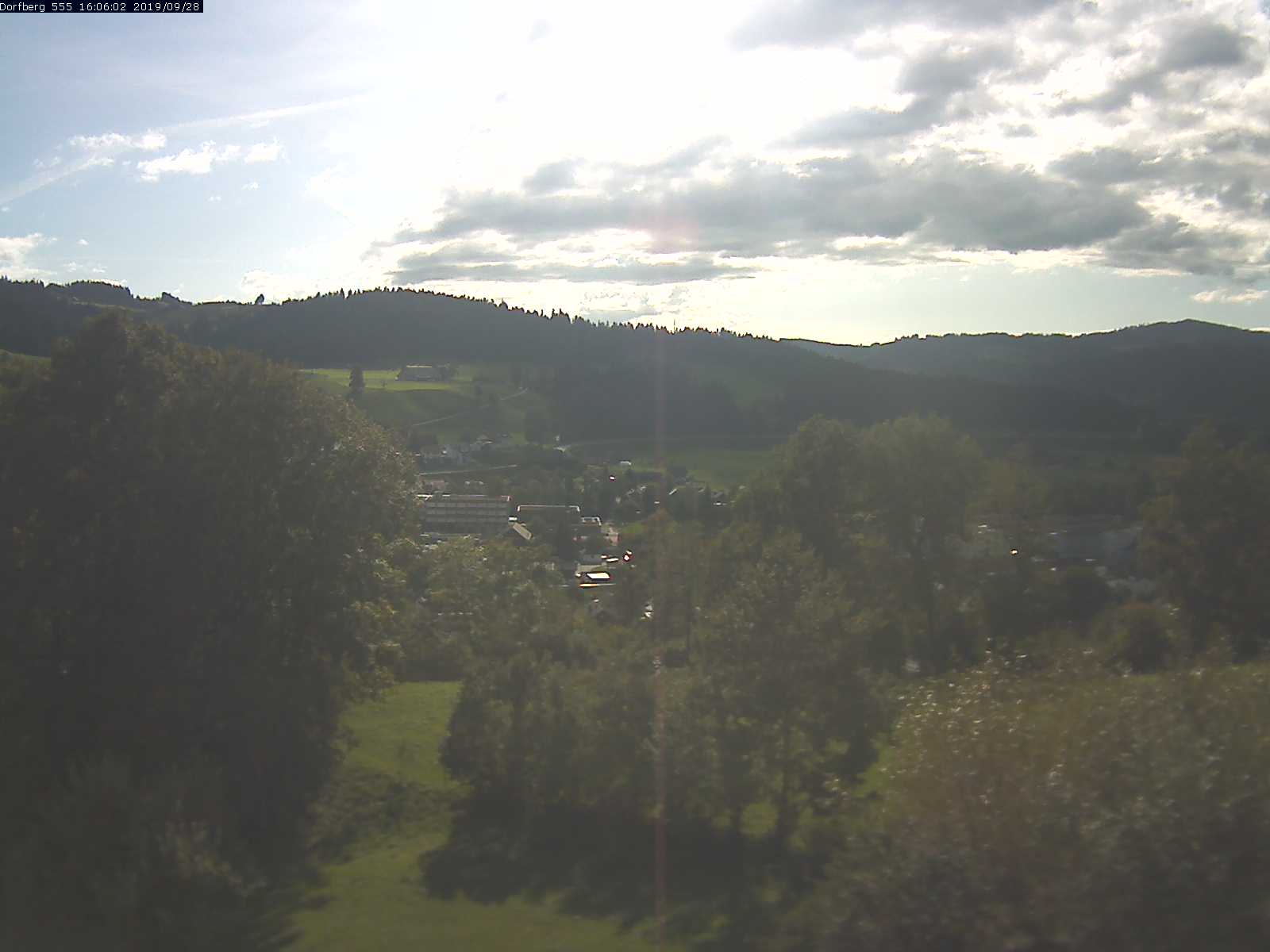 Webcam-Bild: Aussicht vom Dorfberg in Langnau 20190928-160601