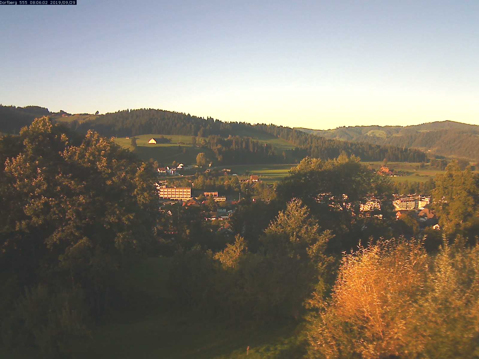 Webcam-Bild: Aussicht vom Dorfberg in Langnau 20190929-080601
